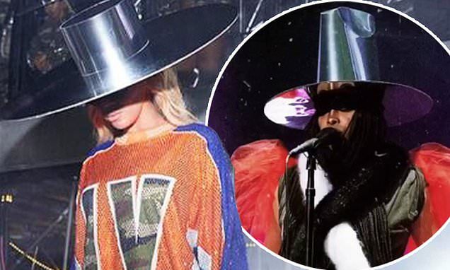 Erykah Badu accuses Beyonce of ripping off her style on Renaissance World Tour: 'I guess I'm everybody's stylist!'