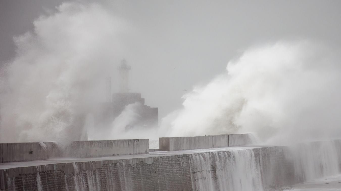 Une rare tempête estivale attendue mercredi de la Bretagne au Pas-de-Calais