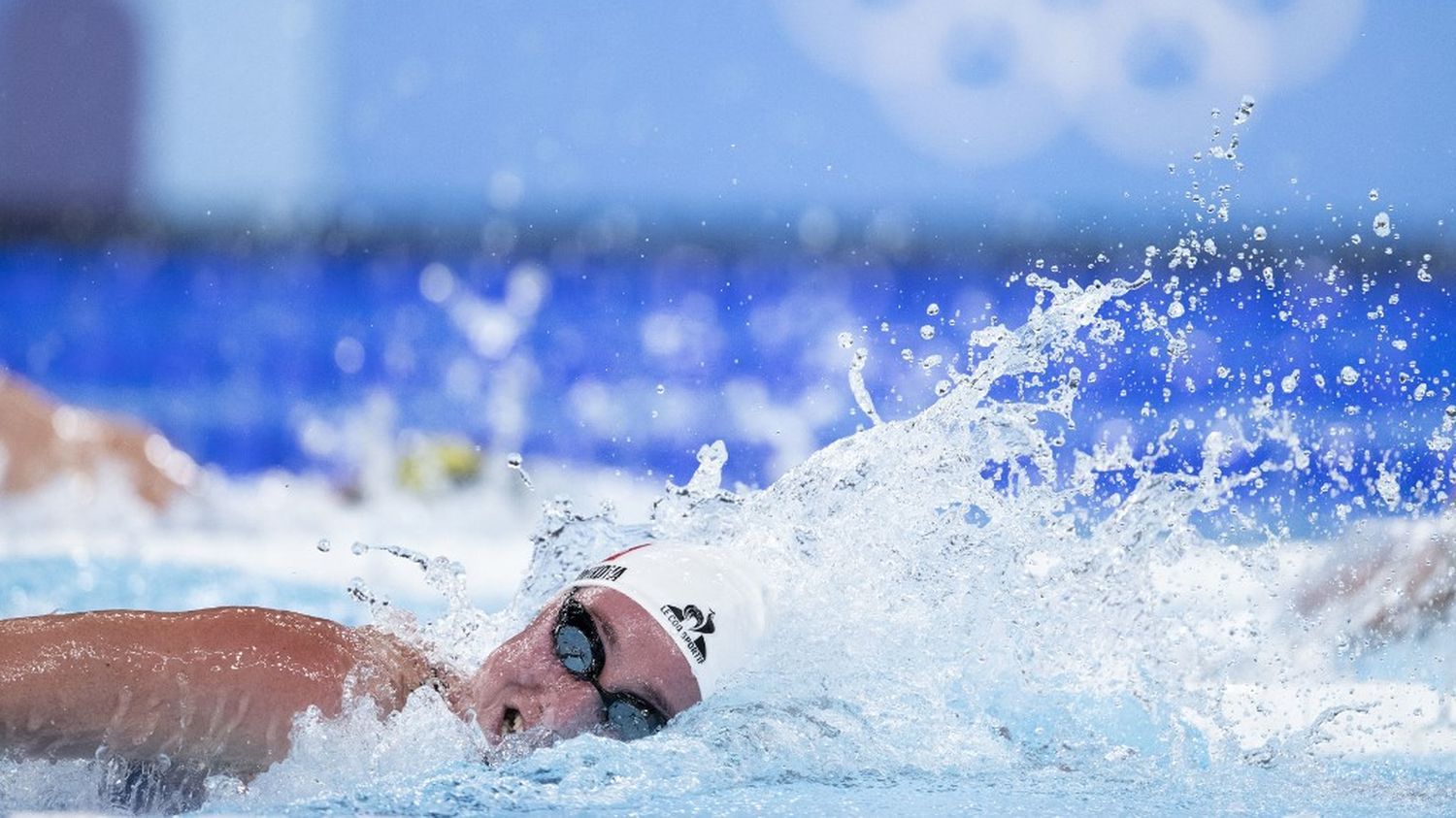 Natation aux JO 2024 : tout en maîtrise, Anastasiia Kirpichnikova décroche l'argent sur le 1 500 m, 25e médaille pour la France