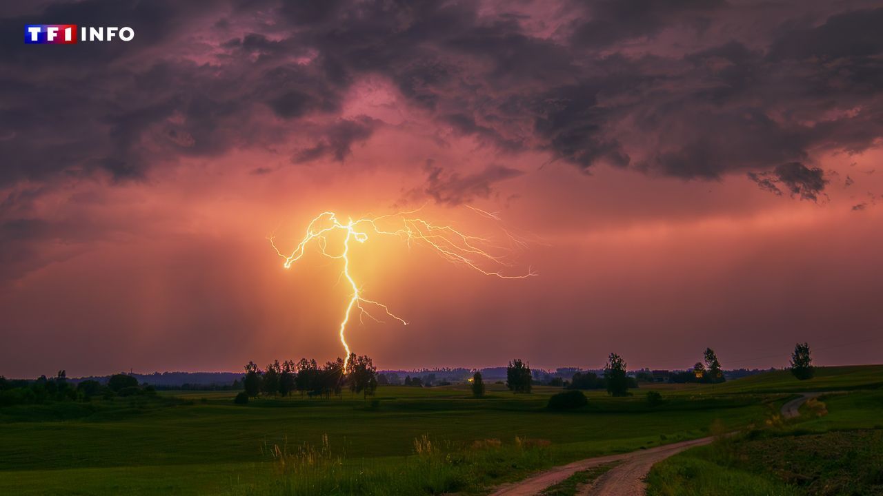 EN DIRECT - Orages : quatre départements de la façade atlantique en alerte orange